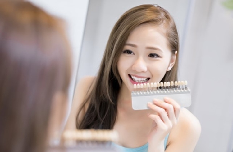 ฟอกสีฟันที่คลินิก ด้วยระบบ Zoom ด้วยน้ำยา Pola office ที่ Zenitoni Dental Clinic