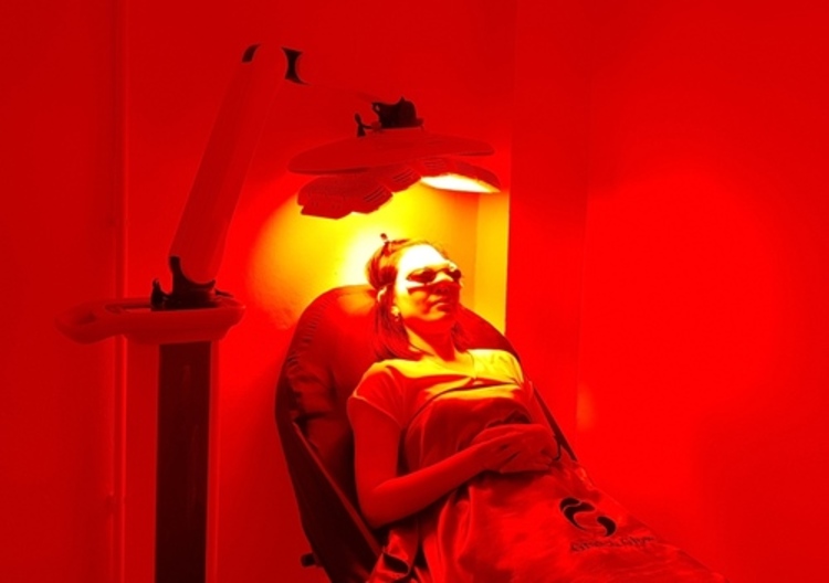 ปลูกผม แบบ FUT หรือ FUE 1,000 กราฟต์ ที่ GROW & GLOW Clinic