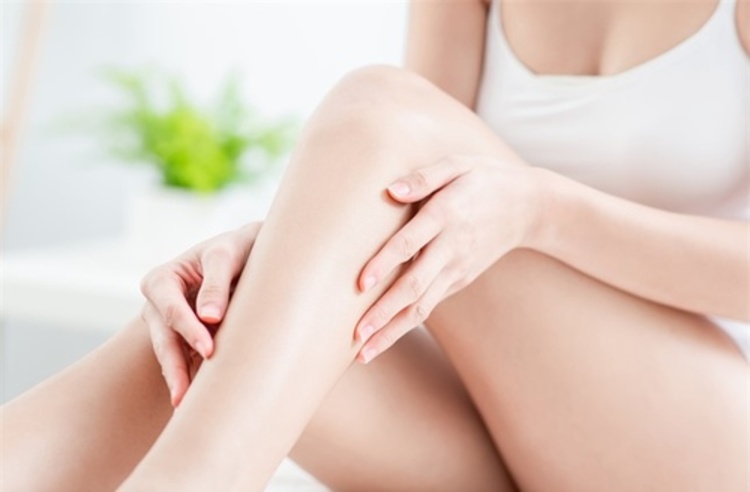 แว็กซ์ขนขาทั้งขา (Full Legs Wax) 1 ครั้ง ที่ Lucky 3D Eyebrow