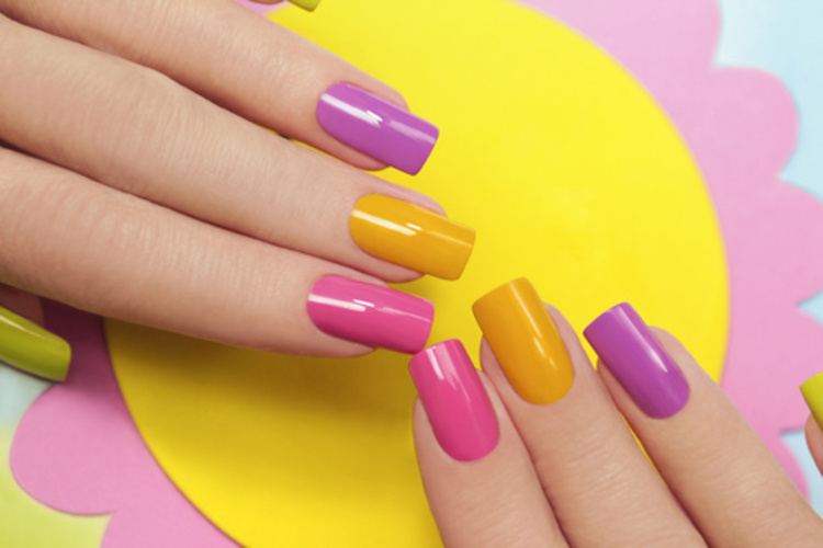 ทาเล็บมือหรือเท้า 2 ข้าง แบบธรรมดา (เลือกได้ 1 สี) 1 ครั้ง ที่ Nail Parfait