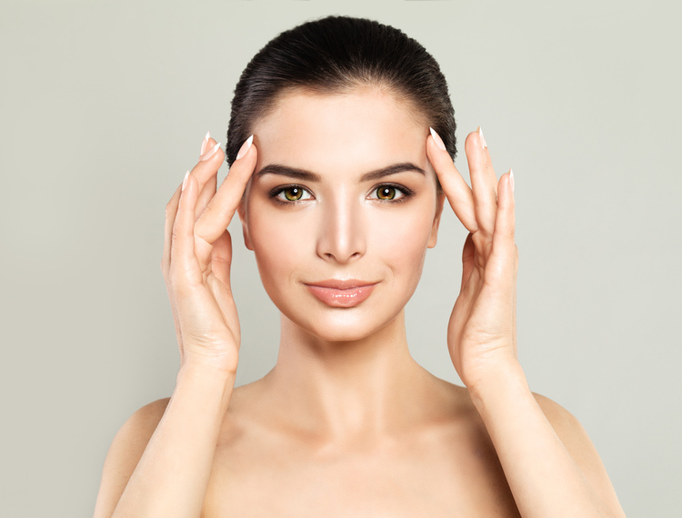 ฉีด Botulinum Toxin เกาหลี Botulax ไม่จำกัดยูนิต ขึ้นอยู่กับแพทย์ประเมิน บริเวณหน้าผาก 1 ครั้ง ที่ Divine Aesthetic Clinic