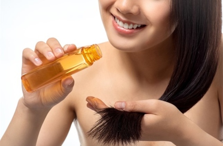 ทำทรีตเมนต์บำรุงฟื้นฟูโครงสร้างผม ทุกระดับความยาว ด้วย เคราติน 1 ครั้ง ที่ Hair Class Salon