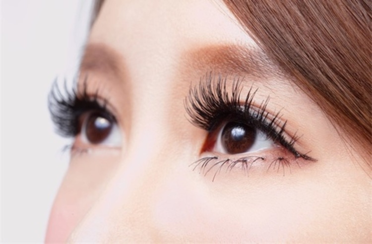 ต่อขนตา 2 ข้าง ด้วยขนมิ้งก์ เส้นต่อเส้น ไม่จำกัดจำนวนขนตา 1 ครั้ง ที่ NS Nail and Beauty