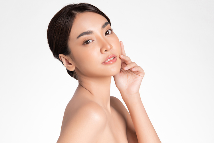 ฉีด Botulinum Toxin ฮ่องกง BTXA ไม่จำกัดยูนิต ขึ้นอยู่กับแพทย์ประเมิน แก้ปัญหาริ้วรอยครึ้งหน้าบนหรือลิฟต์หน้า 1 ครั้ง ที่ De VIP