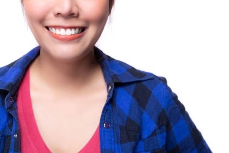 ฟอกสีฟันที่คลินิก ด้วยระบบ Zoom ฟรี ! ขูดหินปูน ที่ Double B Dental Clinic
