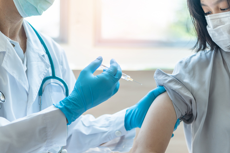 ฉีดวัคซีน HPV ป้องกันมะเร็งปากมดลูก ชนิด 9 สายพันธุ์ 1 เข็ม ที่ Glove Clinic